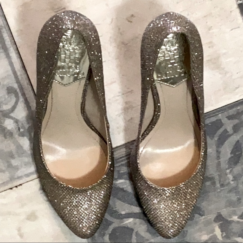 Vince Camuto 3” heels Gold size 6